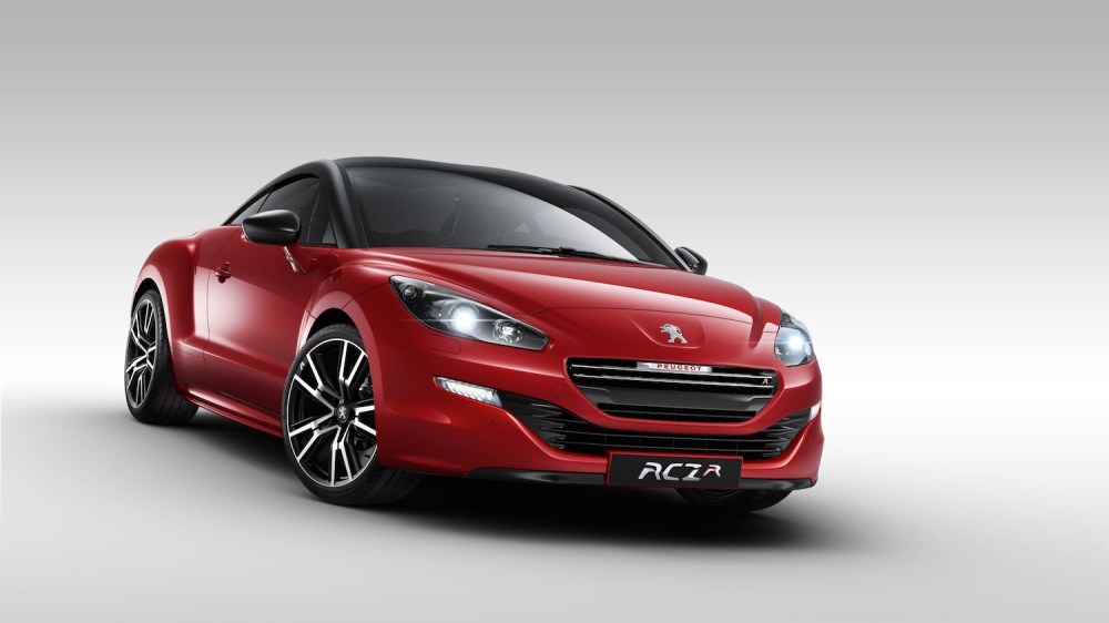 Blood brothers. Source of the 308 R's powertrain - the RCZ R.