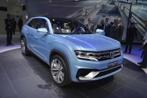 Volkswagen Cross Coupe GTE Concept