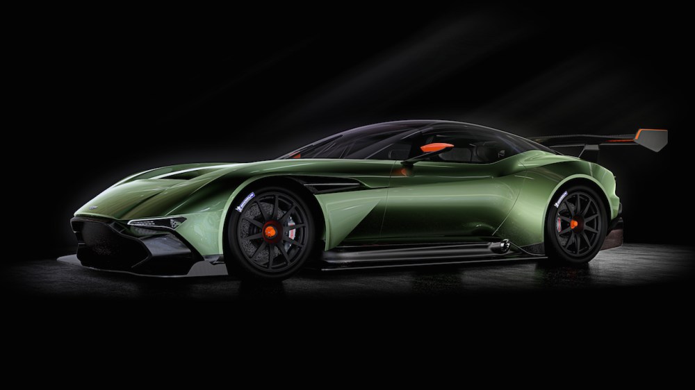 015 Aston Martin Vulcan_01