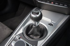 2015 Audi TT Roadster Interior 002