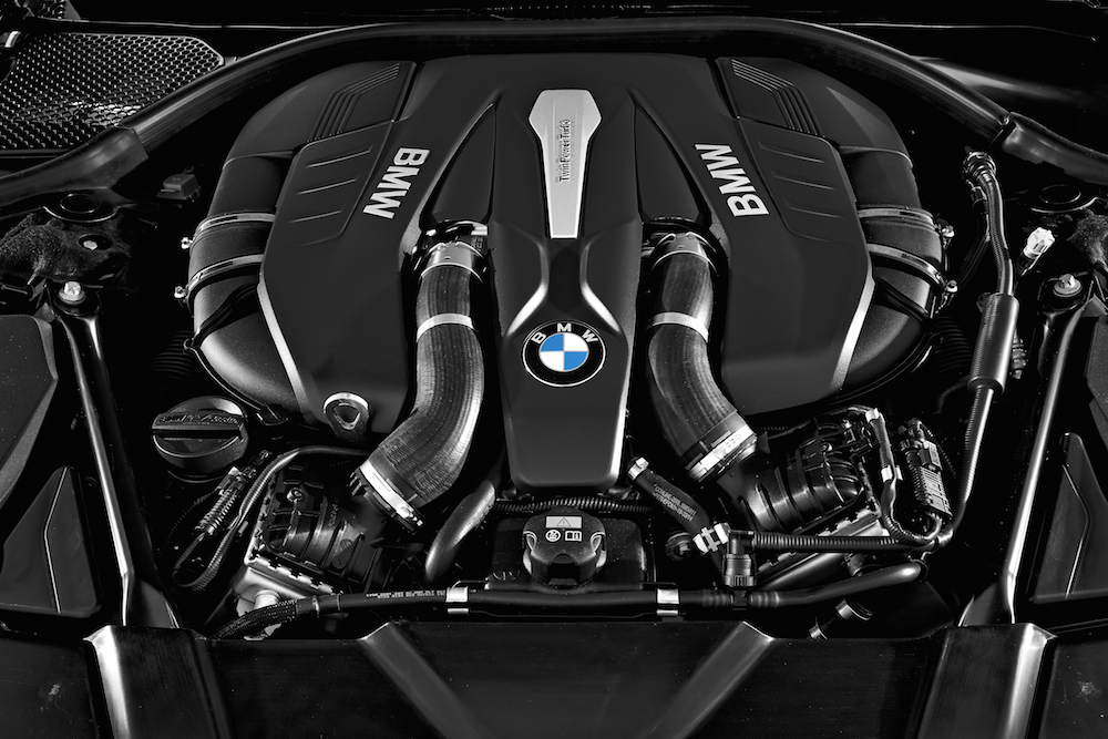2016 BMW 7 Series G11-G12 006