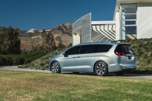 2017 Chrysler Pacifica Hybrid
