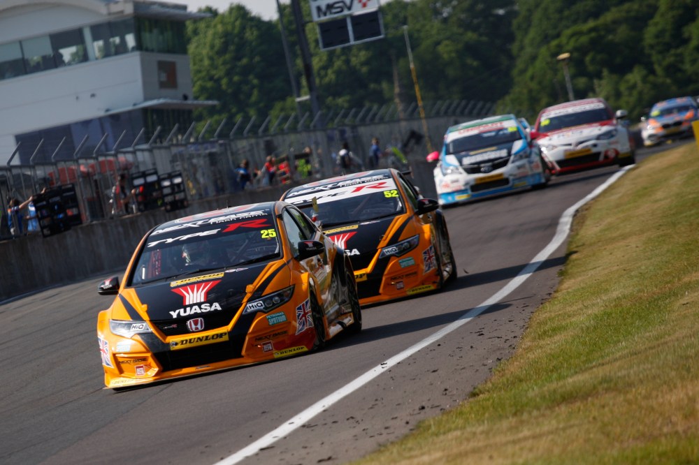 2016 BTCC Oulton Park