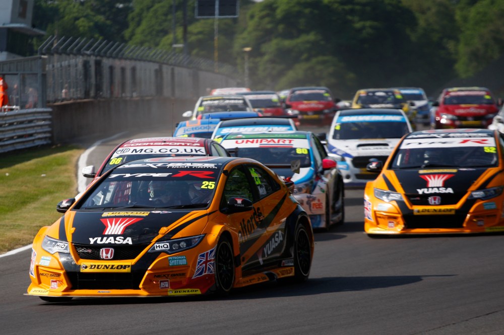 2016 BTCC Oulton Park