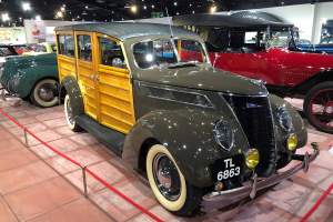 1937 Ford V8 Deluxe 'Woody'